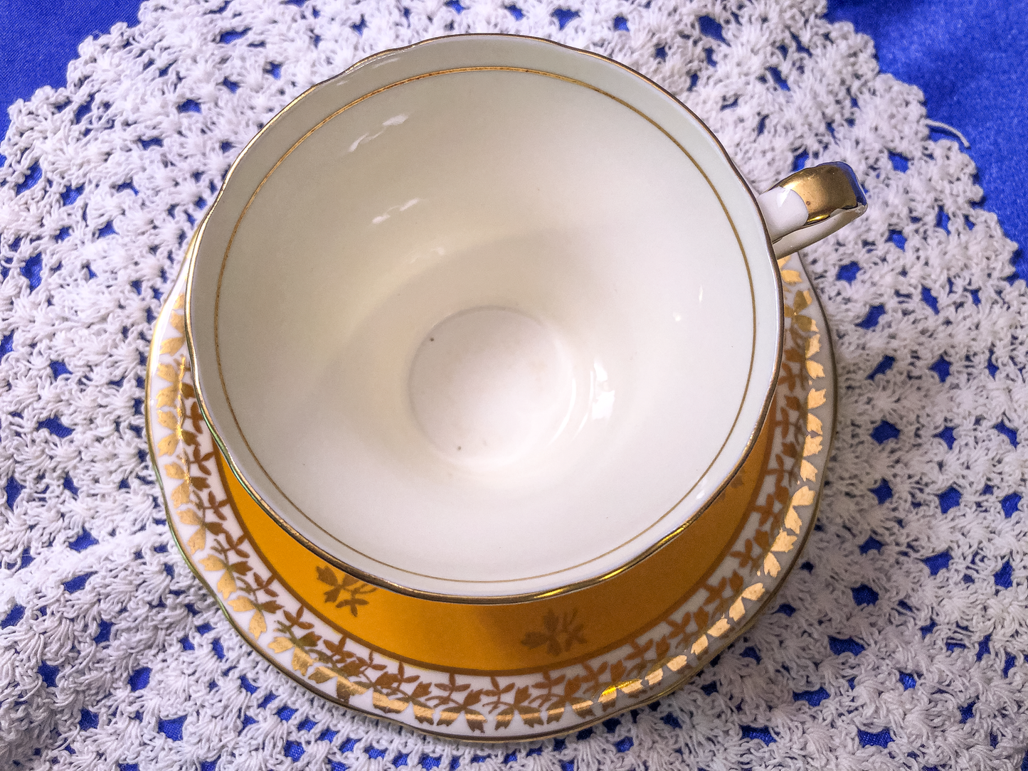 Aynsley Bone China Teacup and Saucer – C880 Pattern – Golden Yellow with Gold Leaf Design – Excellent Condition