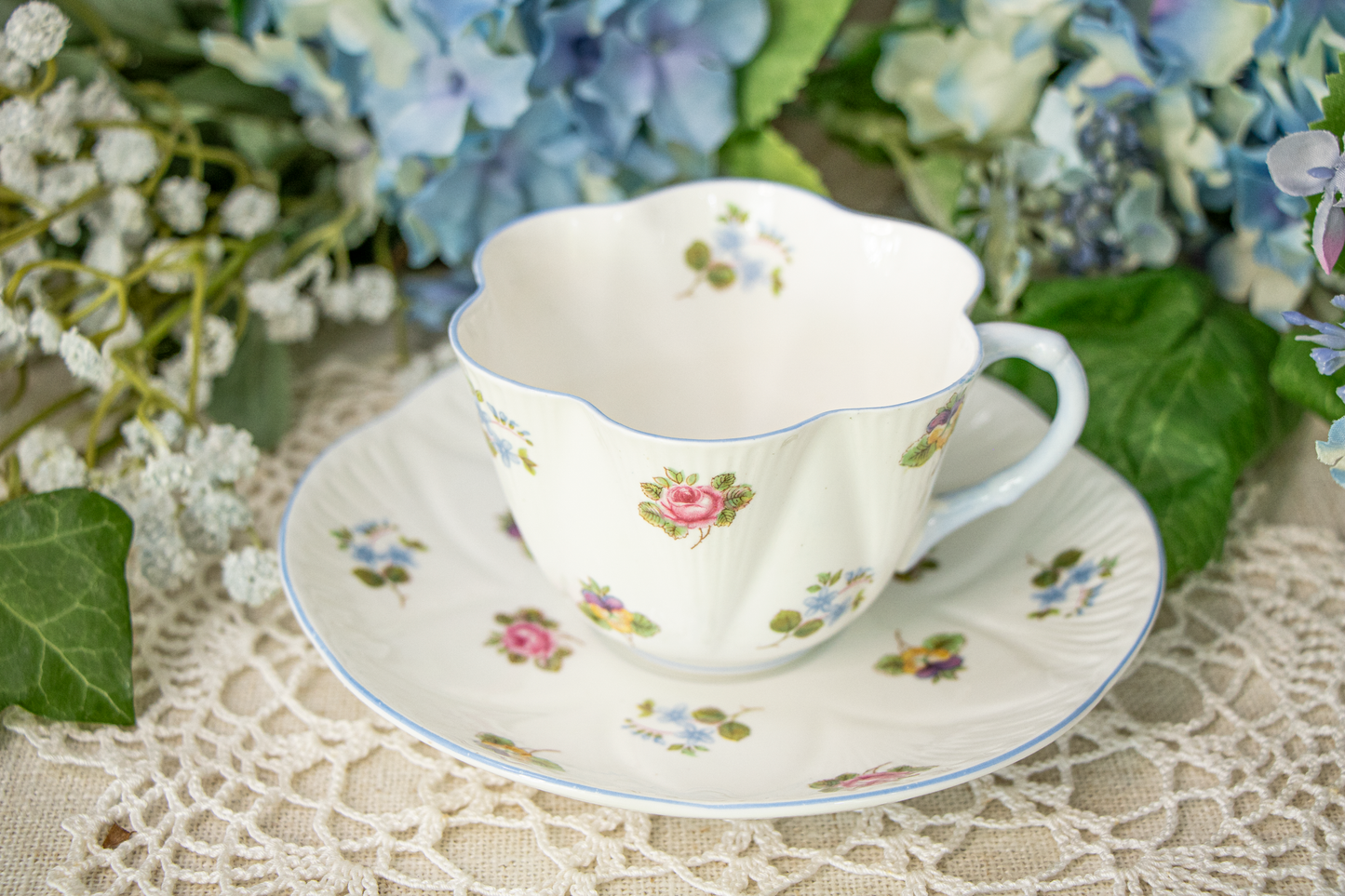 Shelley Fine Bone China Teacup and Saucer Set – "Rose, Pansy, Forget-Me-Not" #13424 – Dainty Shape