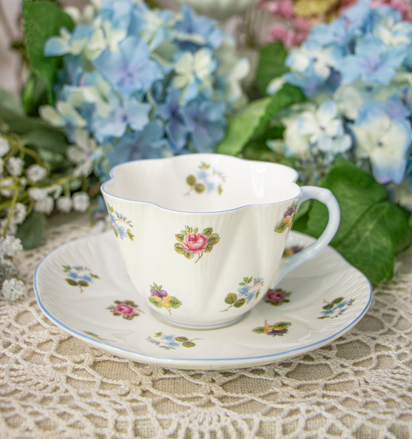 Shelley Fine Bone China Teacup and Saucer Set – "Rose, Pansy, Forget-Me-Not" #13424 – Dainty Shape