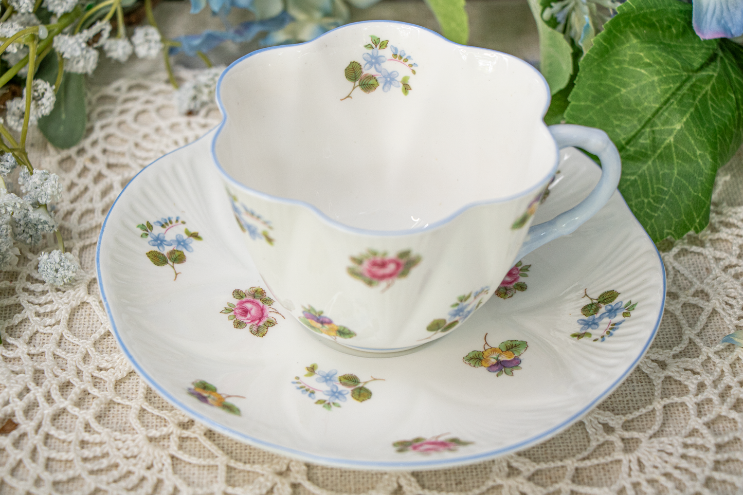 Shelley Fine Bone China Teacup and Saucer Set – "Rose, Pansy, Forget-Me-Not" #13424 – Dainty Shape