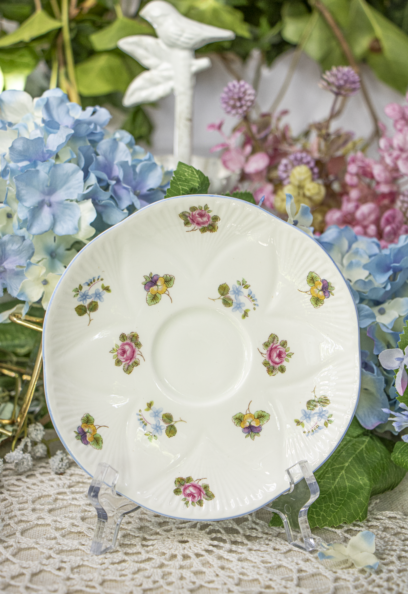 Shelley Fine Bone China Teacup and Saucer Set – "Rose, Pansy, Forget-Me-Not" #13424 – Dainty Shape