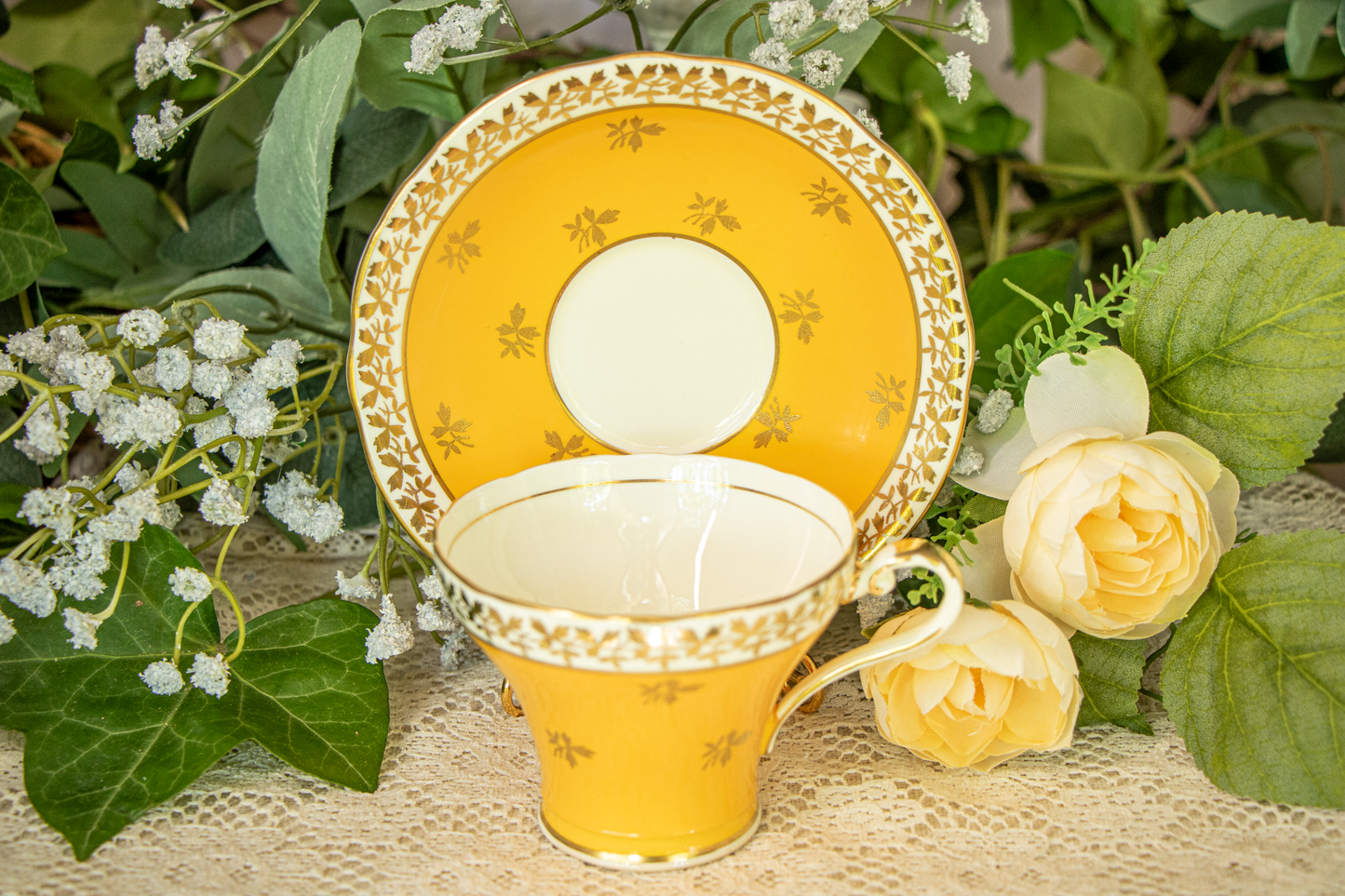 Aynsley Bone China Teacup and Saucer – C880 Pattern – Golden Yellow with Gold Leaf Design – Excellent Condition