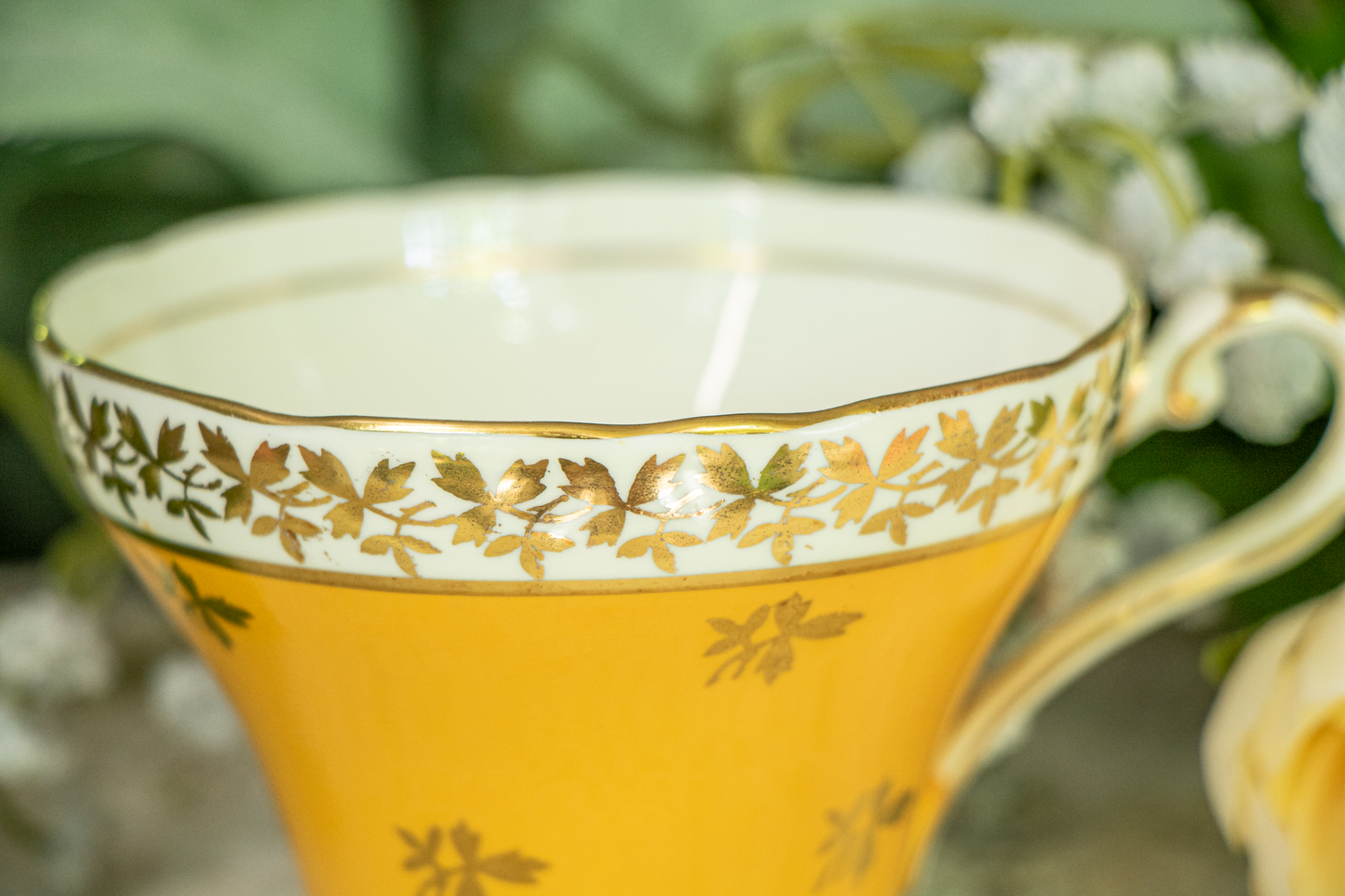 Aynsley Bone China Teacup and Saucer – C880 Pattern – Golden Yellow with Gold Leaf Design – Excellent Condition