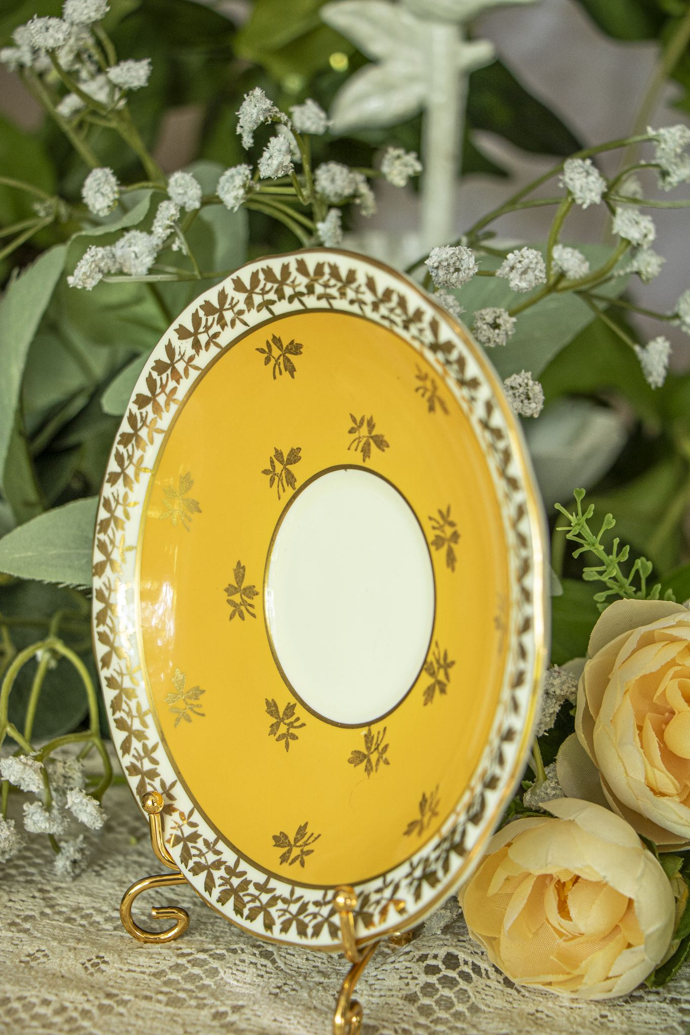 Aynsley Bone China Teacup and Saucer – C880 Pattern – Golden Yellow with Gold Leaf Design – Excellent Condition