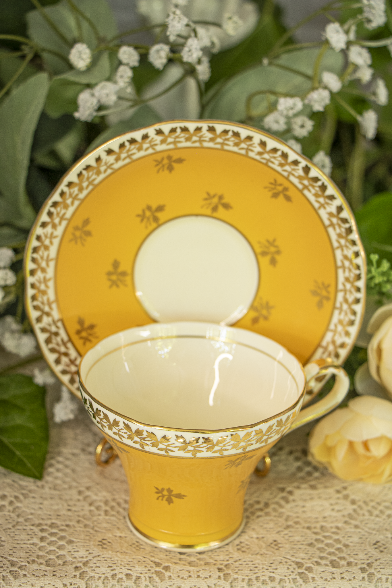 Aynsley Bone China Teacup and Saucer – C880 Pattern – Golden Yellow with Gold Leaf Design – Excellent Condition