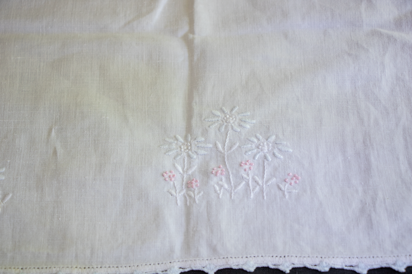 Vintage Daisies Embroidered Table Runner with Crochet Trim