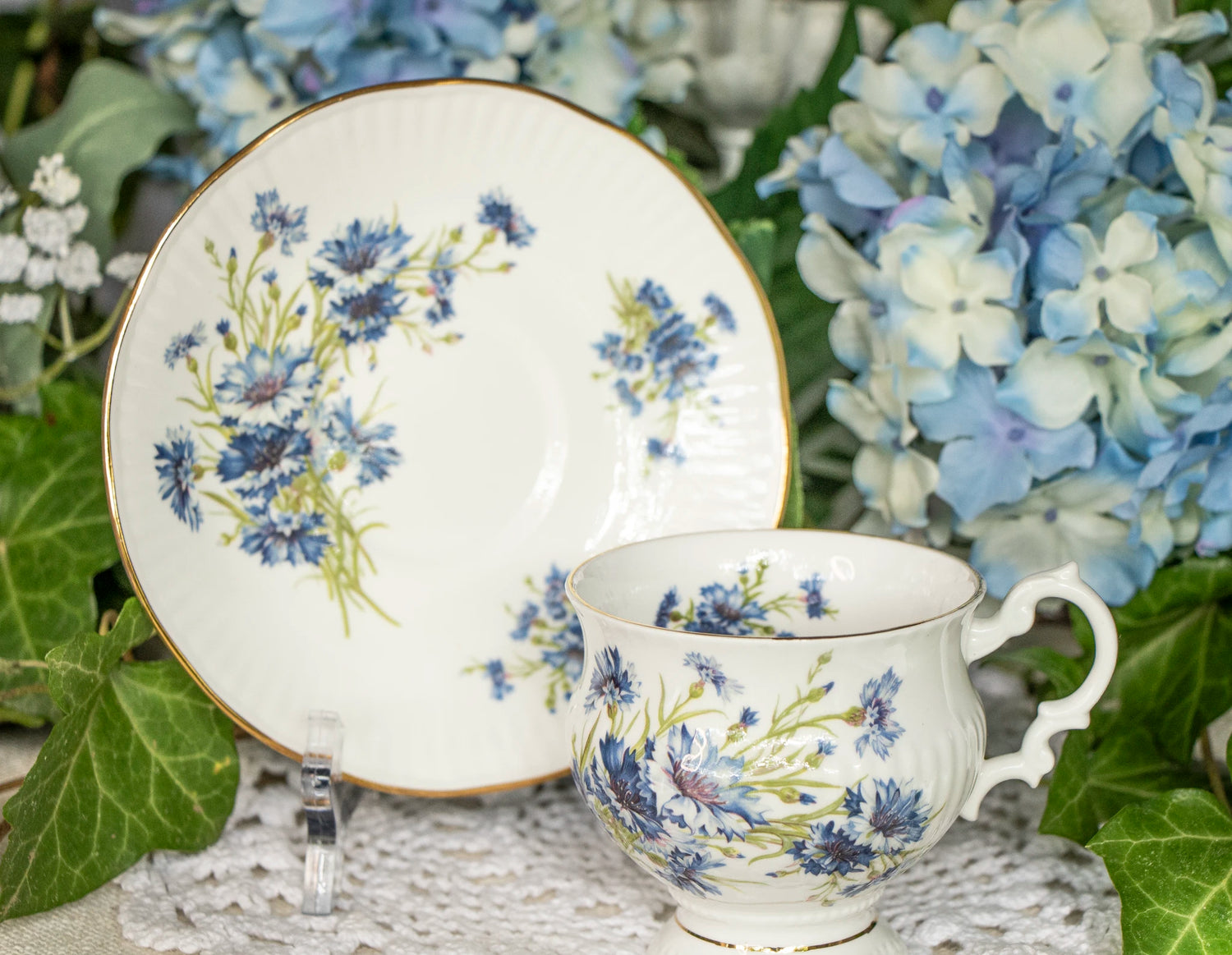Teacups & Saucers