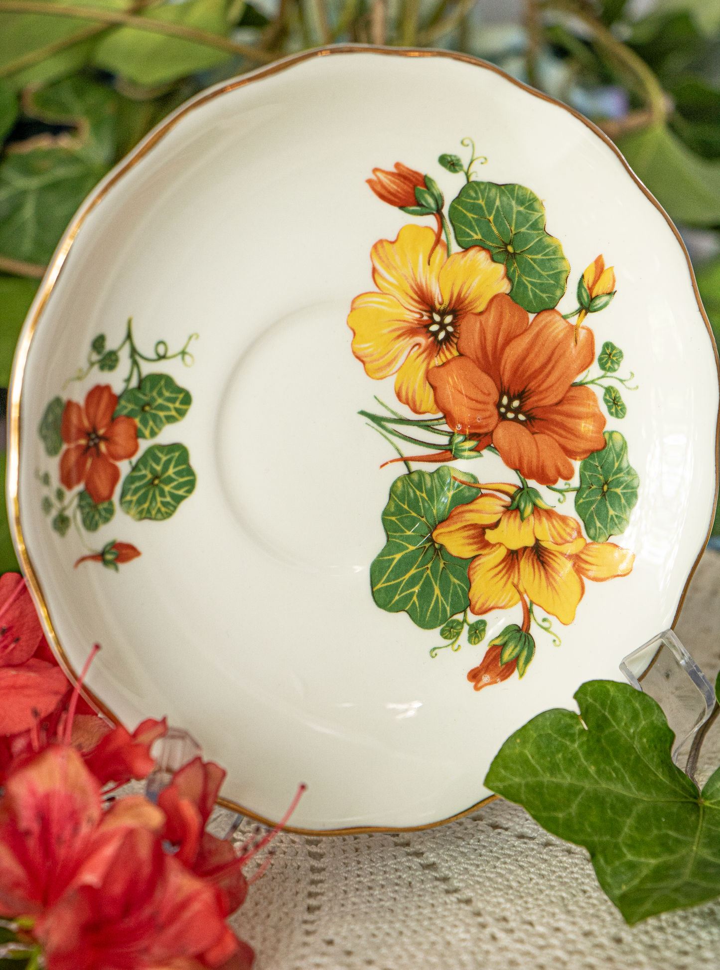 Colclough Fine Bone China Teacup and Saucer – Orange Nasturtium Pattern (D0)