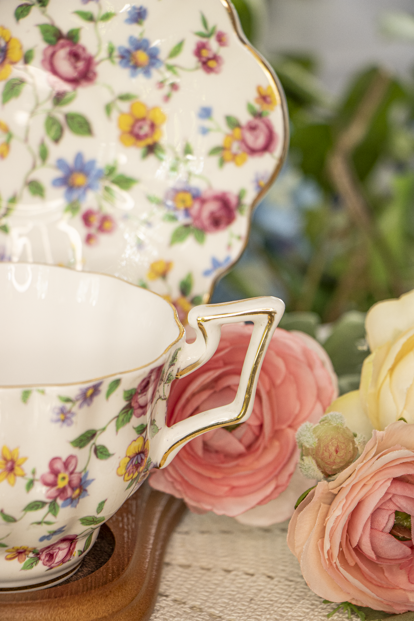 Salisbury England Bone China Teacup and Saucer - Multicolor Floral Spray Pattern #3445, Gold Trim