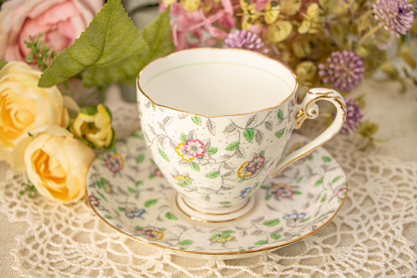 Royal Grafton Bone China Cup & Saucer – Pattern 6506 – England – Excellent Condition