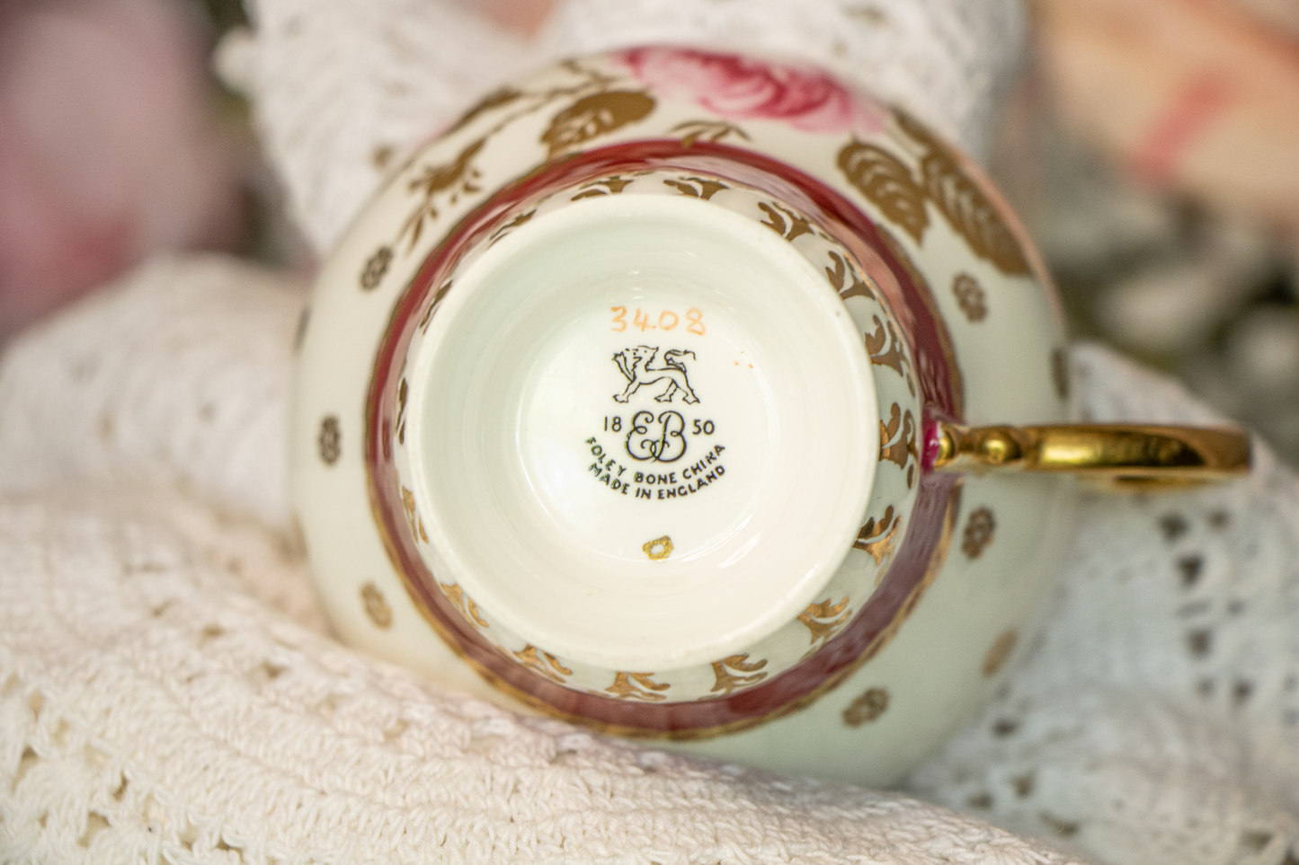 The Gilded Hostess Set – A Sophisticated Gift of Elegance