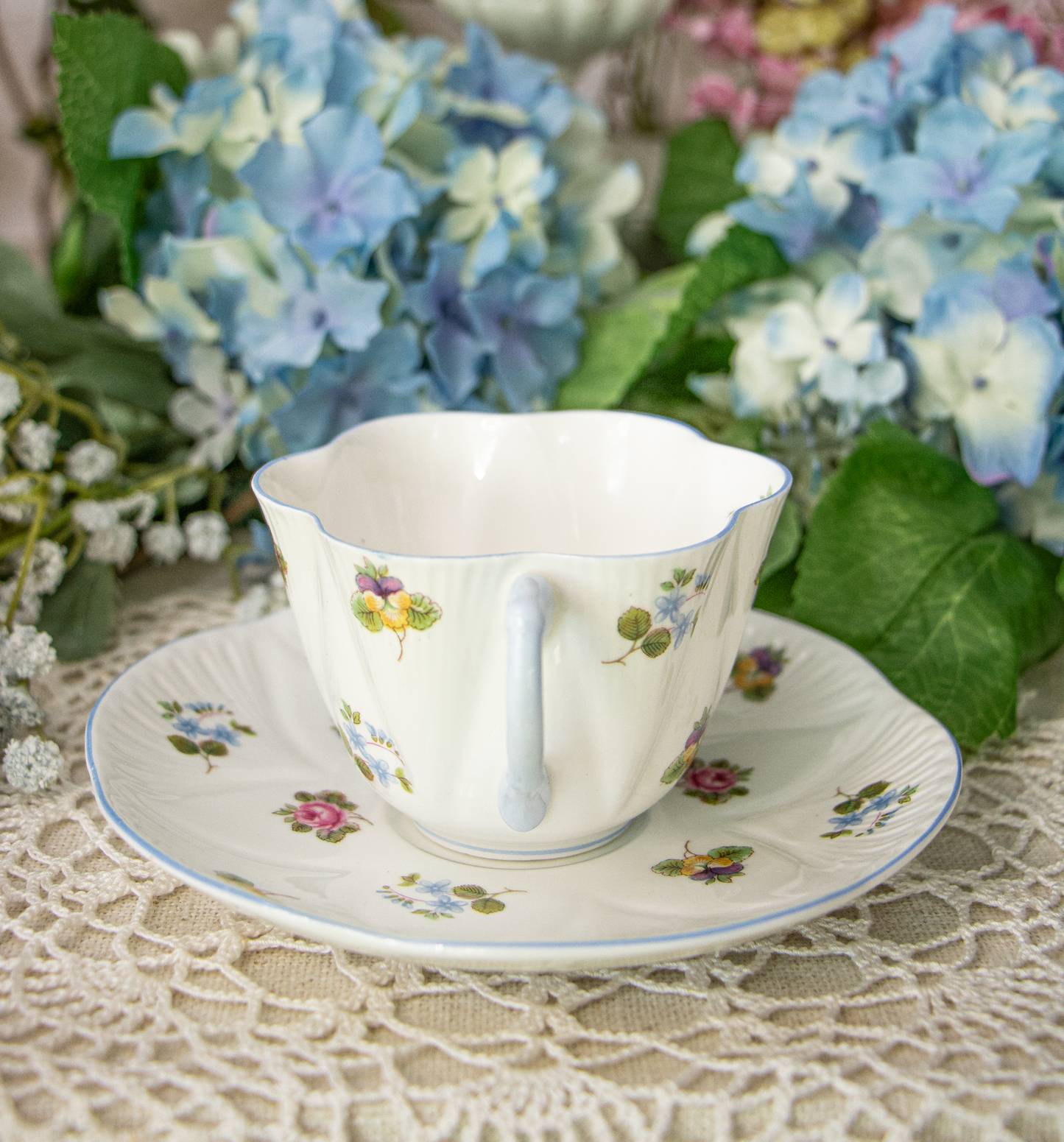 Shelley Fine Bone China Teacup and Saucer Set – "Rose, Pansy, Forget-Me-Not" #13424 – Dainty Shape