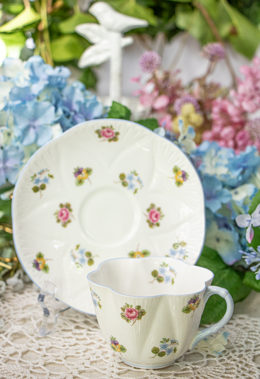 Shelley Fine Bone China Teacup and Saucer Set – "Rose, Pansy, Forget-Me-Not" #13424 – Dainty Shape