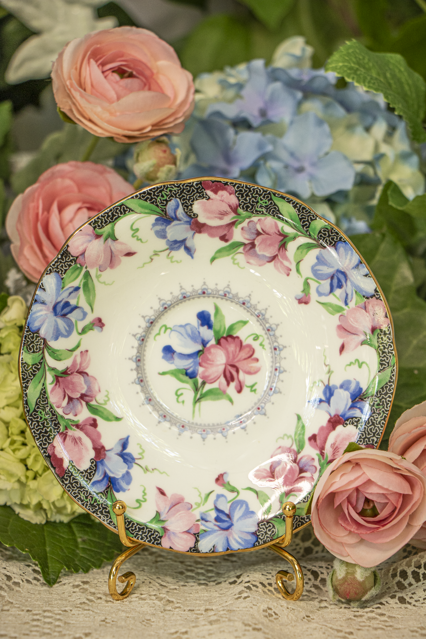 Paragon "Sweet Pea" Teacup & Saucer – Double Warrant – Mint Condition