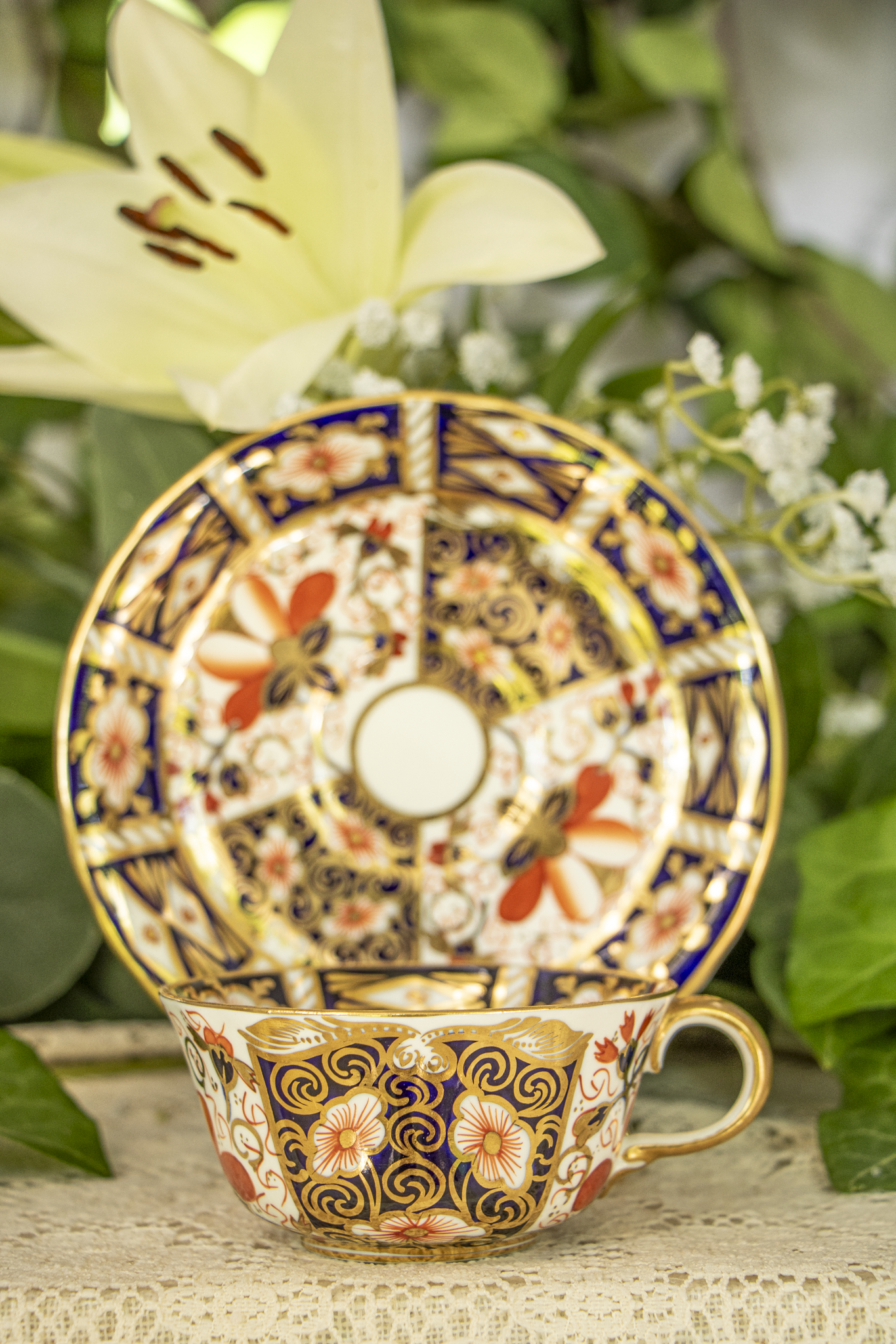 Royal Crown Derby "Old Imari" 2451 Teacup and Saucer – Antique 1929, Excellent Condition