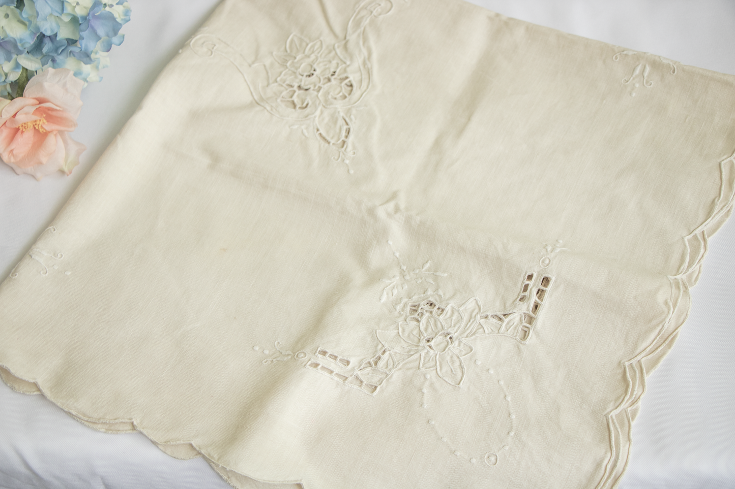 Vintage 32x32" Cutwork & Satin Stitch Table Topper – Machine Embroidery on Fine Linen – 1950s–70s