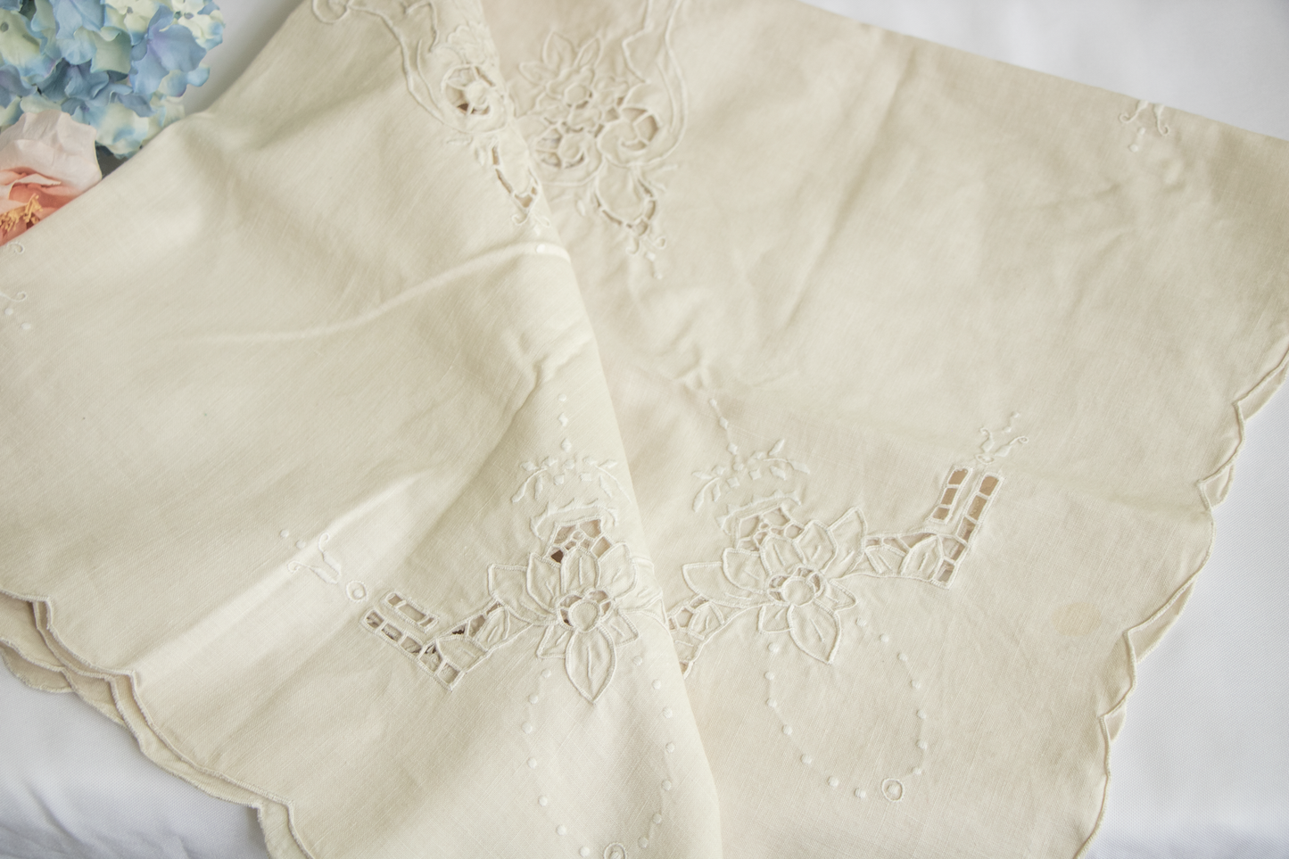 Vintage 32x32" Cutwork & Satin Stitch Table Topper – Machine Embroidery on Fine Linen – 1950s–70s