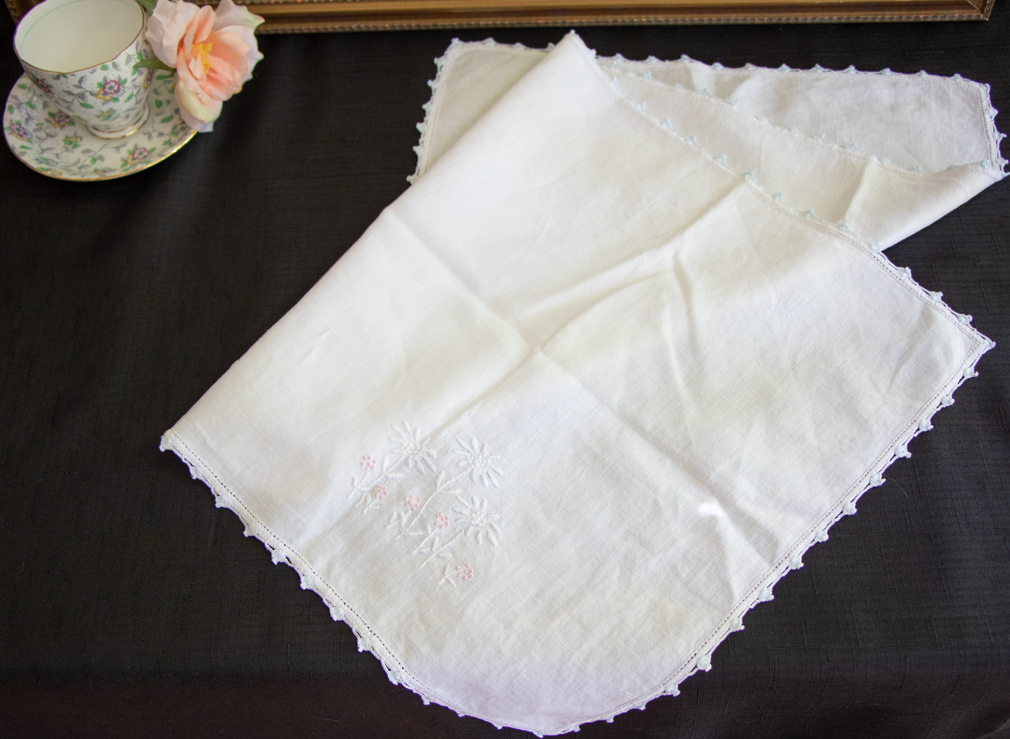 Vintage Daisies Embroidered Table Runner with Crochet Trim
