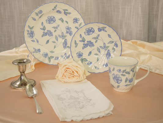 Bristol Blue Harmony Trio – Elegance in Bloom and Fruit