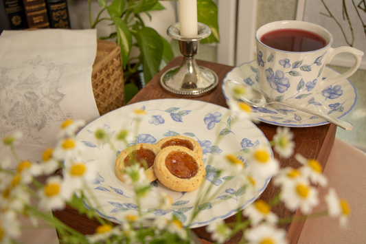 Bristol Blue Harmony Trio – Elegance in Bloom and Fruit