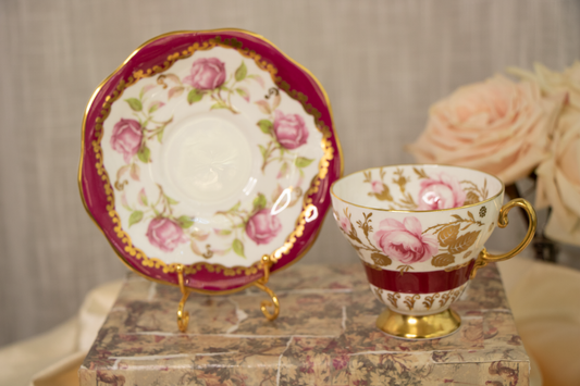 The Gilded Hostess Set – A Sophisticated Gift of Elegance