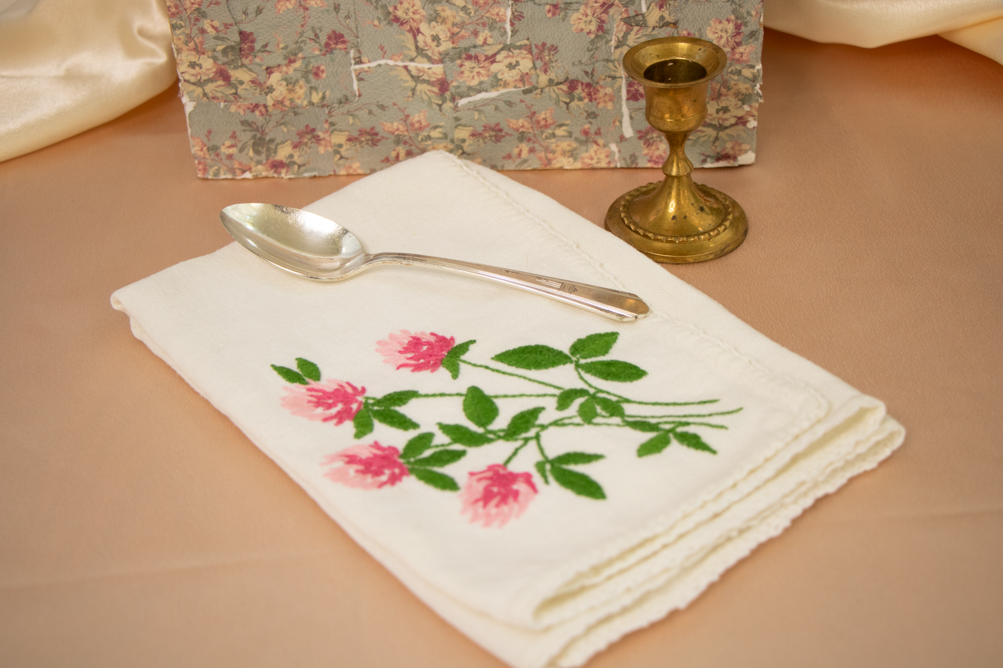 The Gilded Hostess Set – A Sophisticated Gift of Elegance