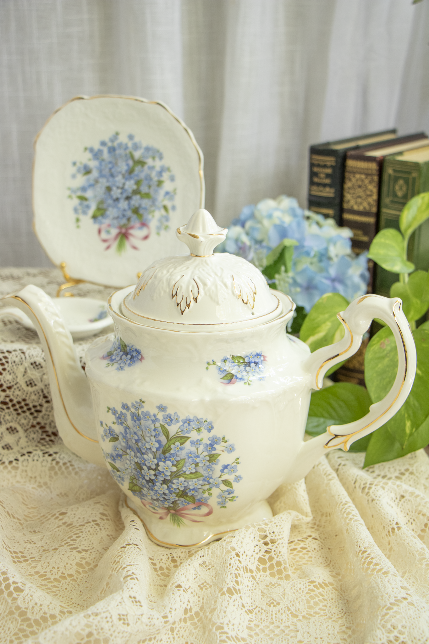 A Garden of Memories – Crown Dorset ‘Forget-Me-Not’ Tea Set