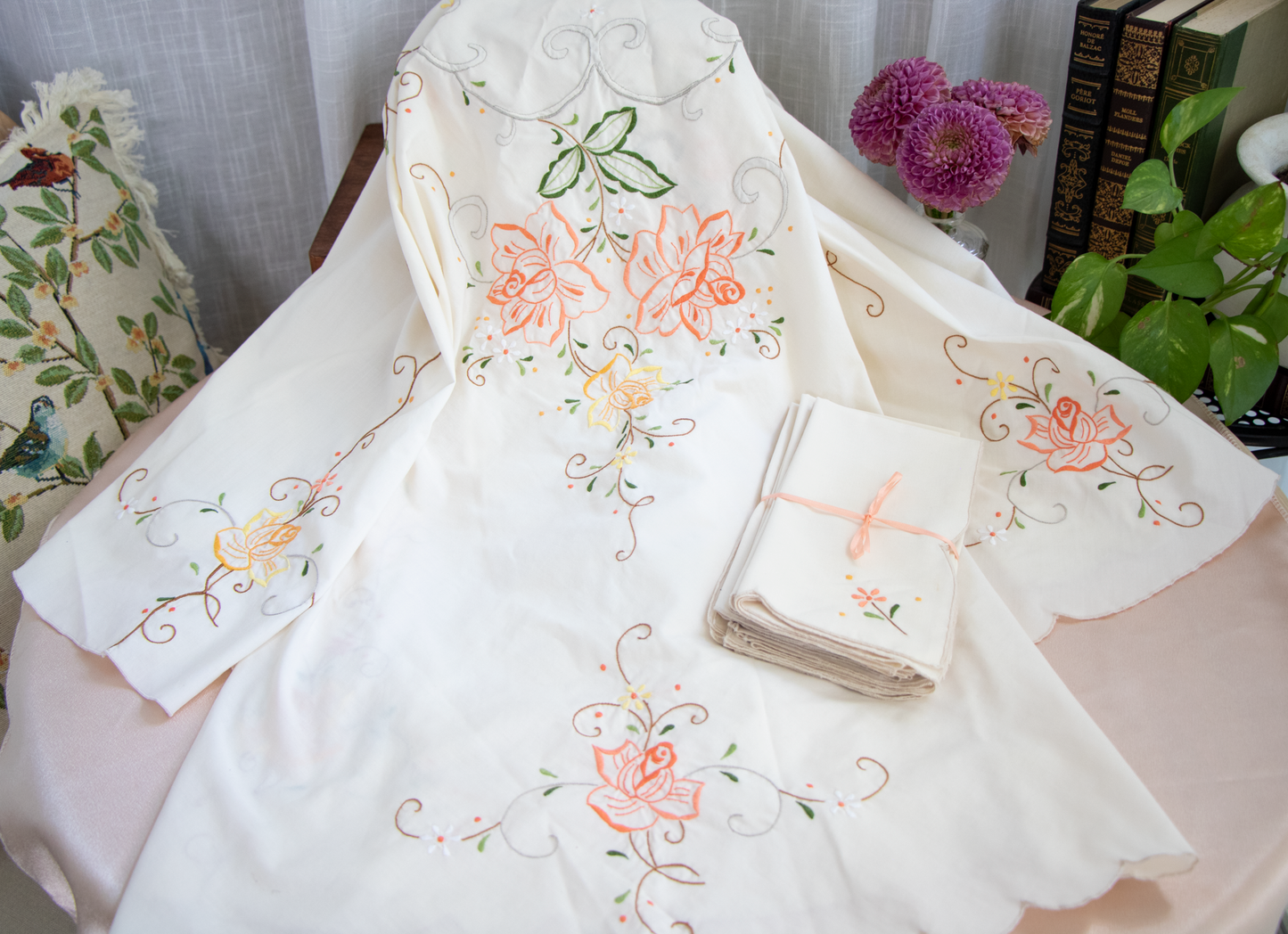 Vintage Floral Embroidered Tablecloth and Napkins Set